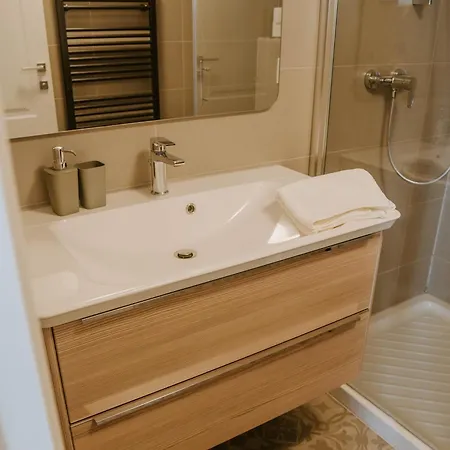 Hisa Liza * Kobarid